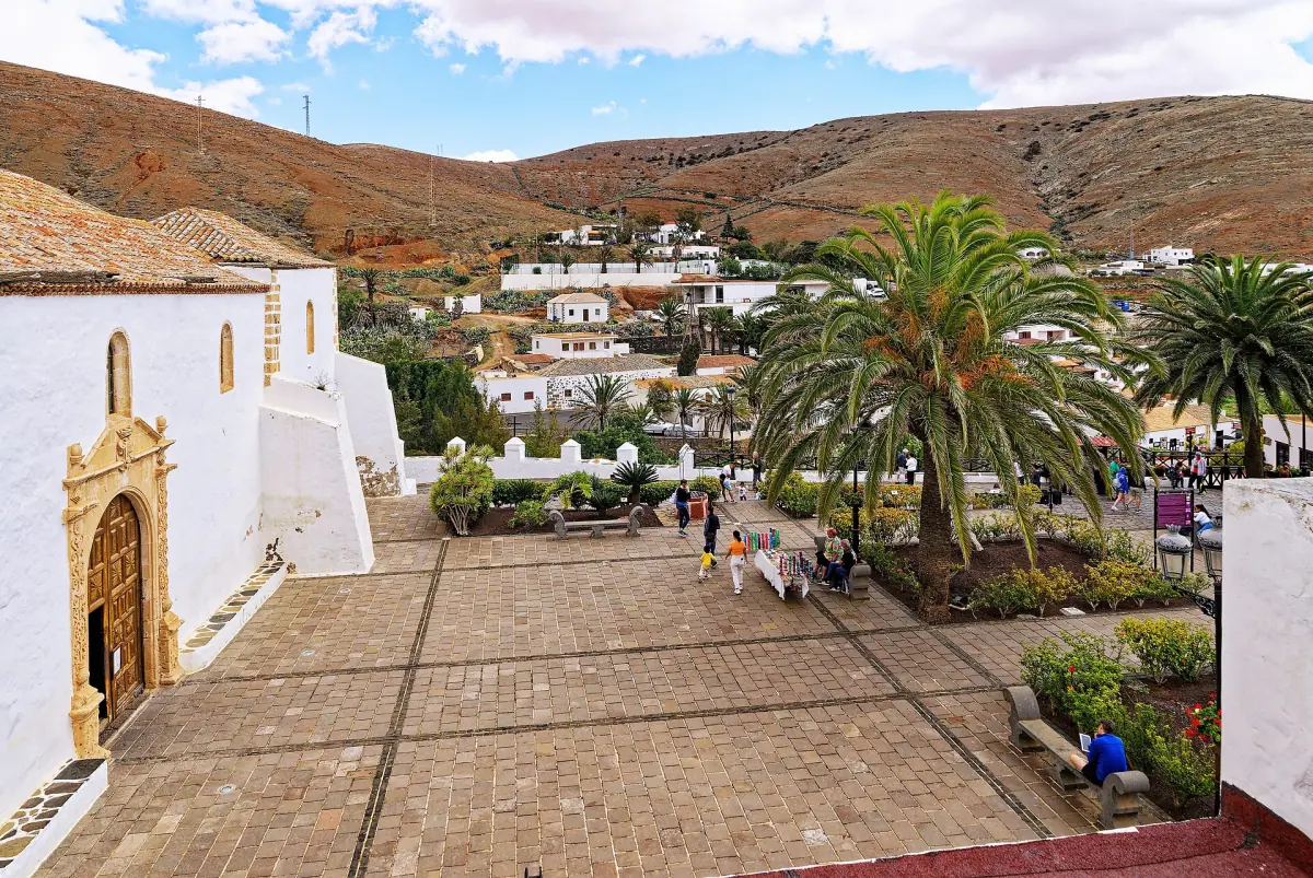 The village of Betancuria in its valley