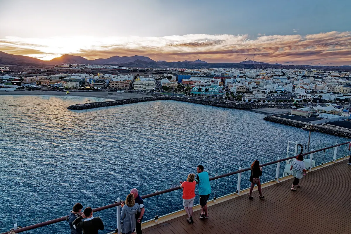 The harbour promenade in Puerto del Rosario in the evening